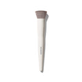 M106 Flat-Topped Cream & Liquid Foundation Brush with cream MORPHE handle and dense flat bristles for smooth, buffed-out coverage.