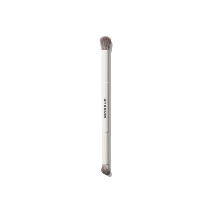 Morphe M300 Dual Ended Eyeshadow Brush with cream handle, rounded blending head and flat detail tip, labeled MORPHE.